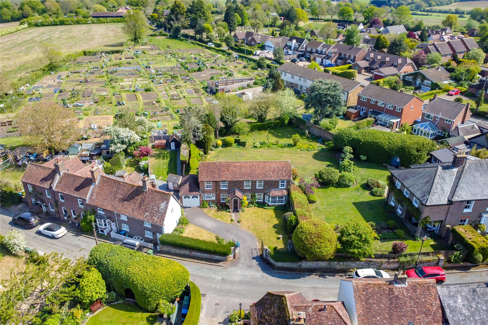 3 bed detached house for sale in River Hill, Flamstead, Hertfordshire, AL3  - Property Image 10