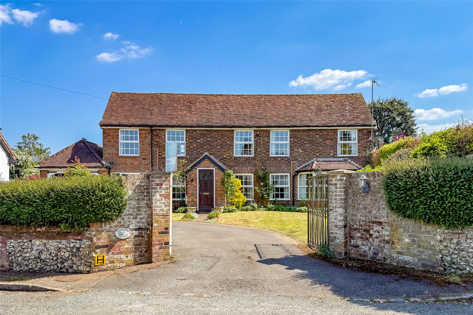 3 bed detached house for sale in River Hill, Flamstead, Hertfordshire, AL3  - Property Image 12