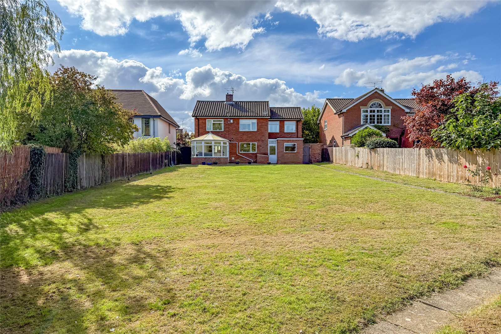 4 bed detached house for sale in Tuffnells Way, Harpenden, Hertfordshire, AL5  - Property Image 13