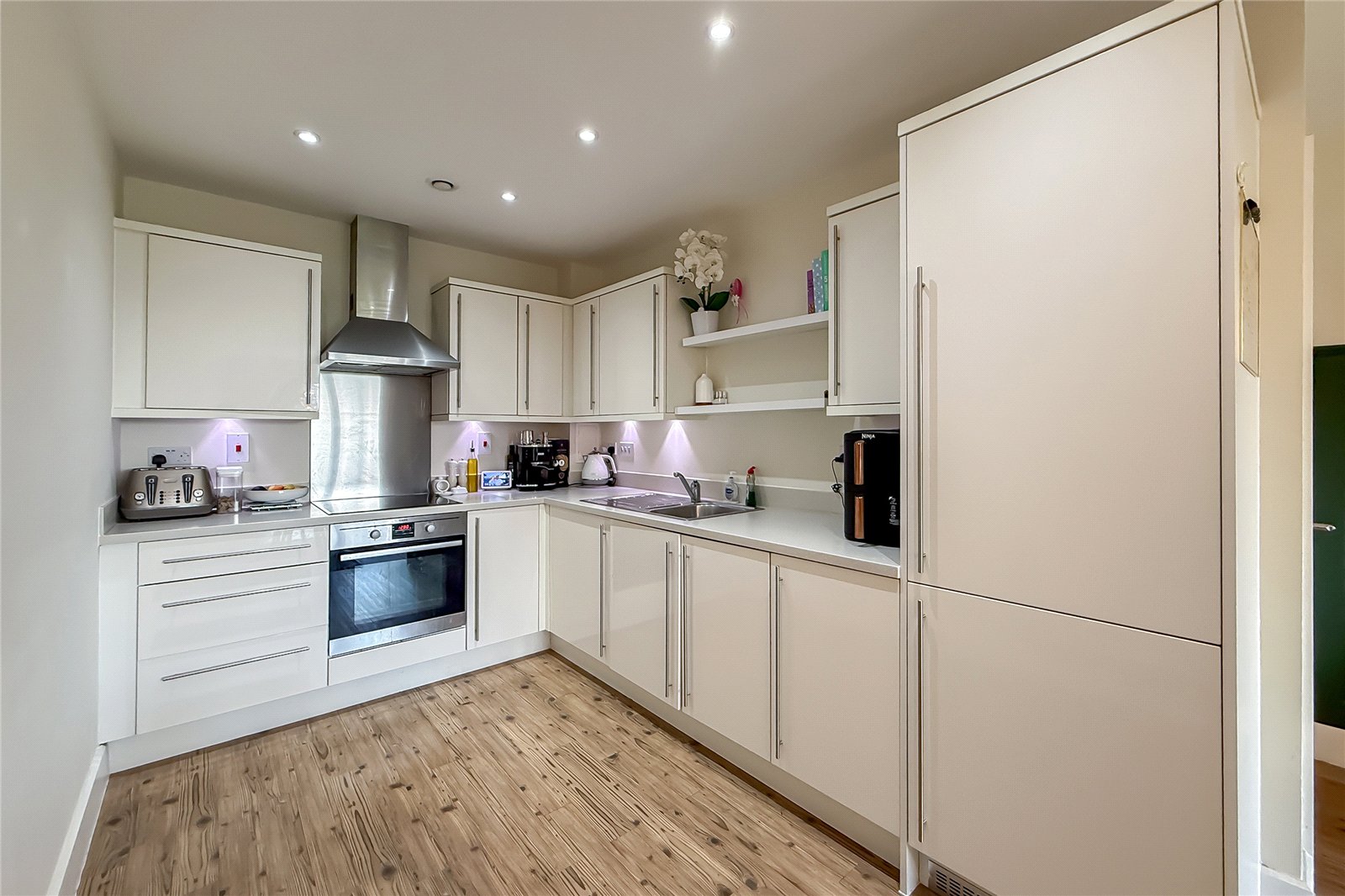 1 bed apartment for sale in Roma House, Charrington Place, St. Albans, Hertfordshire,, AL1 - Property Image 3