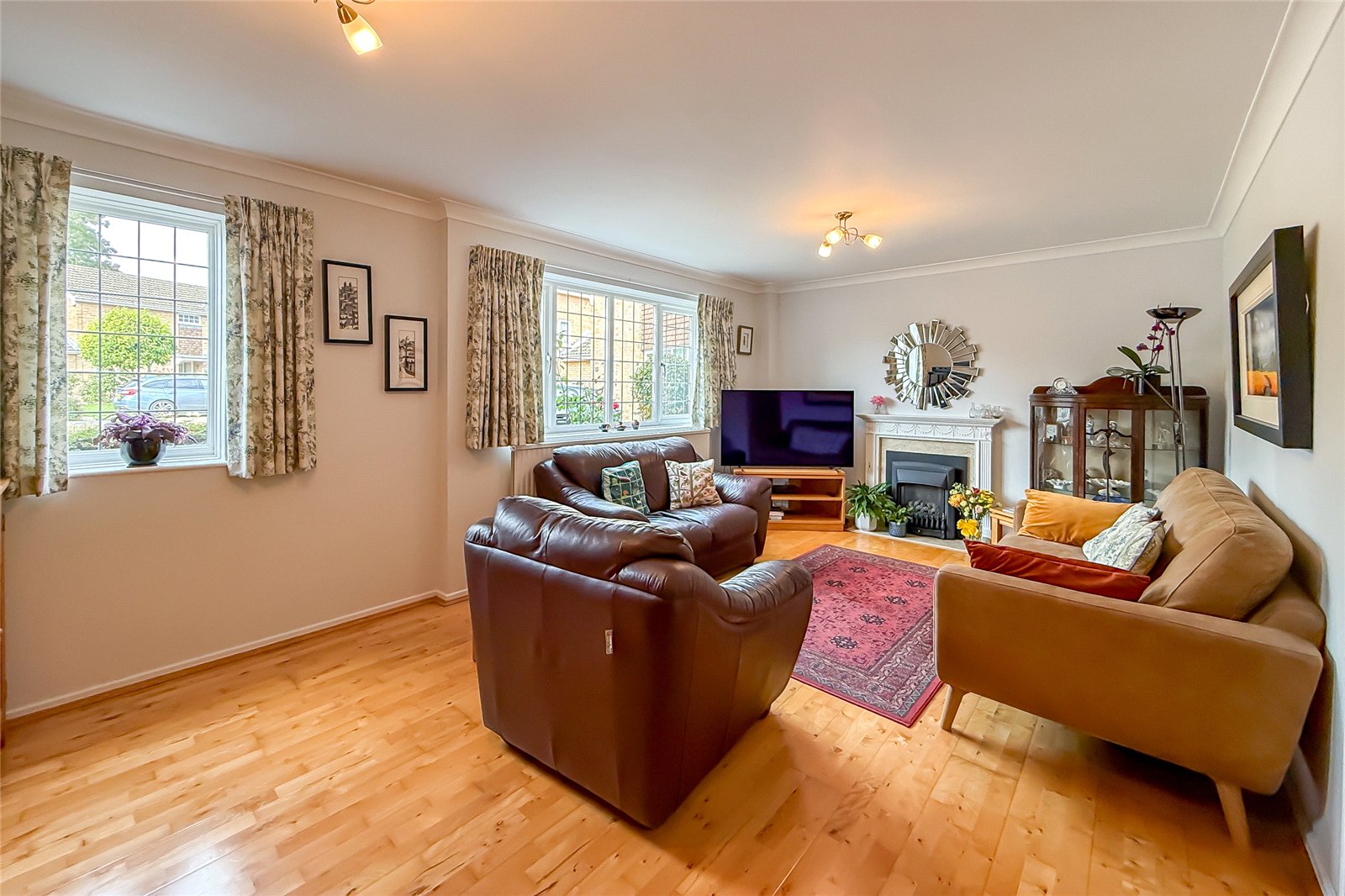 4 bed detached house for sale in Alzey Gardens, Harpenden, Hertfordshire, AL5  - Property Image 4