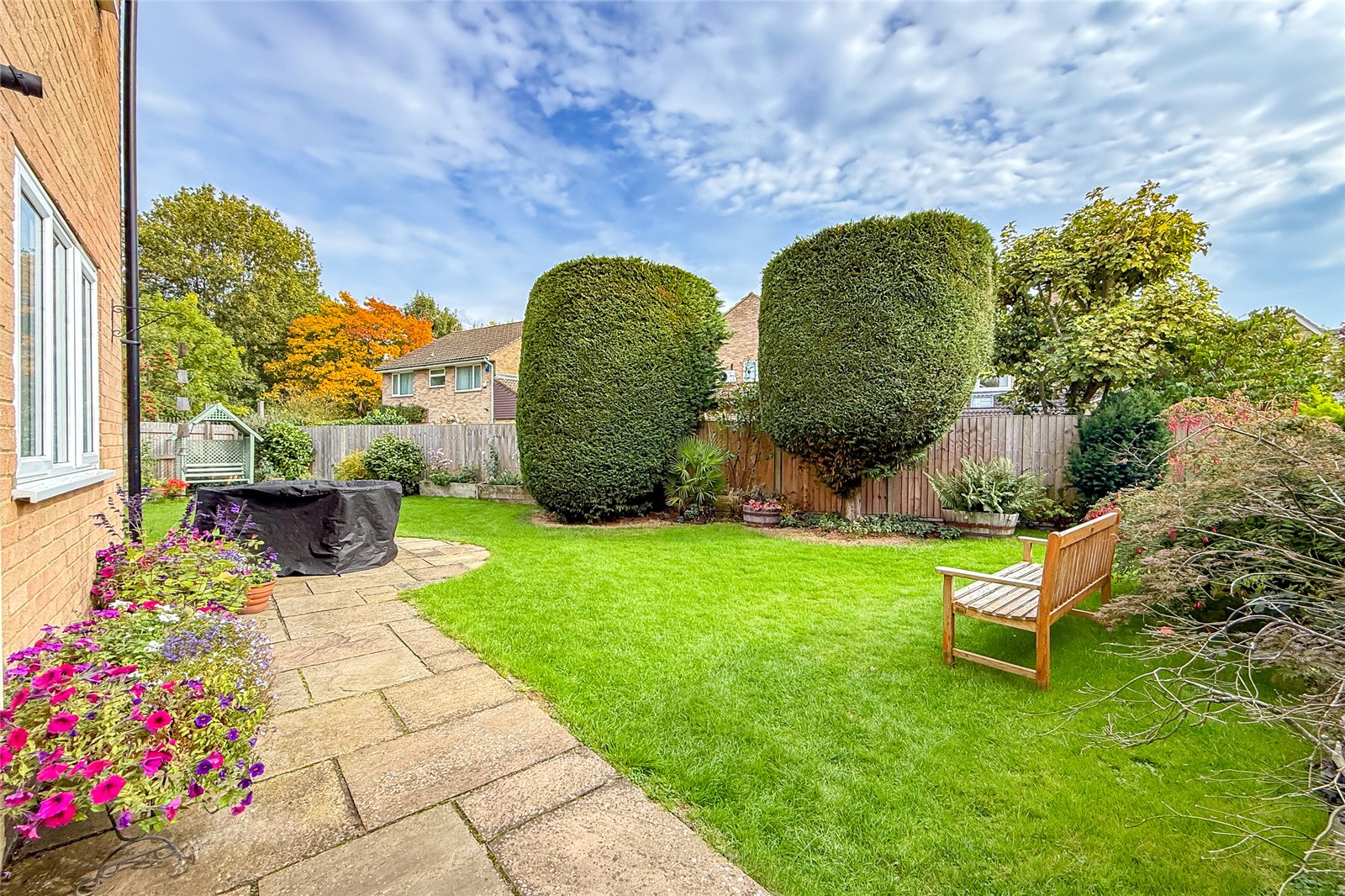 4 bed detached house for sale in Alzey Gardens, Harpenden, Hertfordshire, AL5  - Property Image 11
