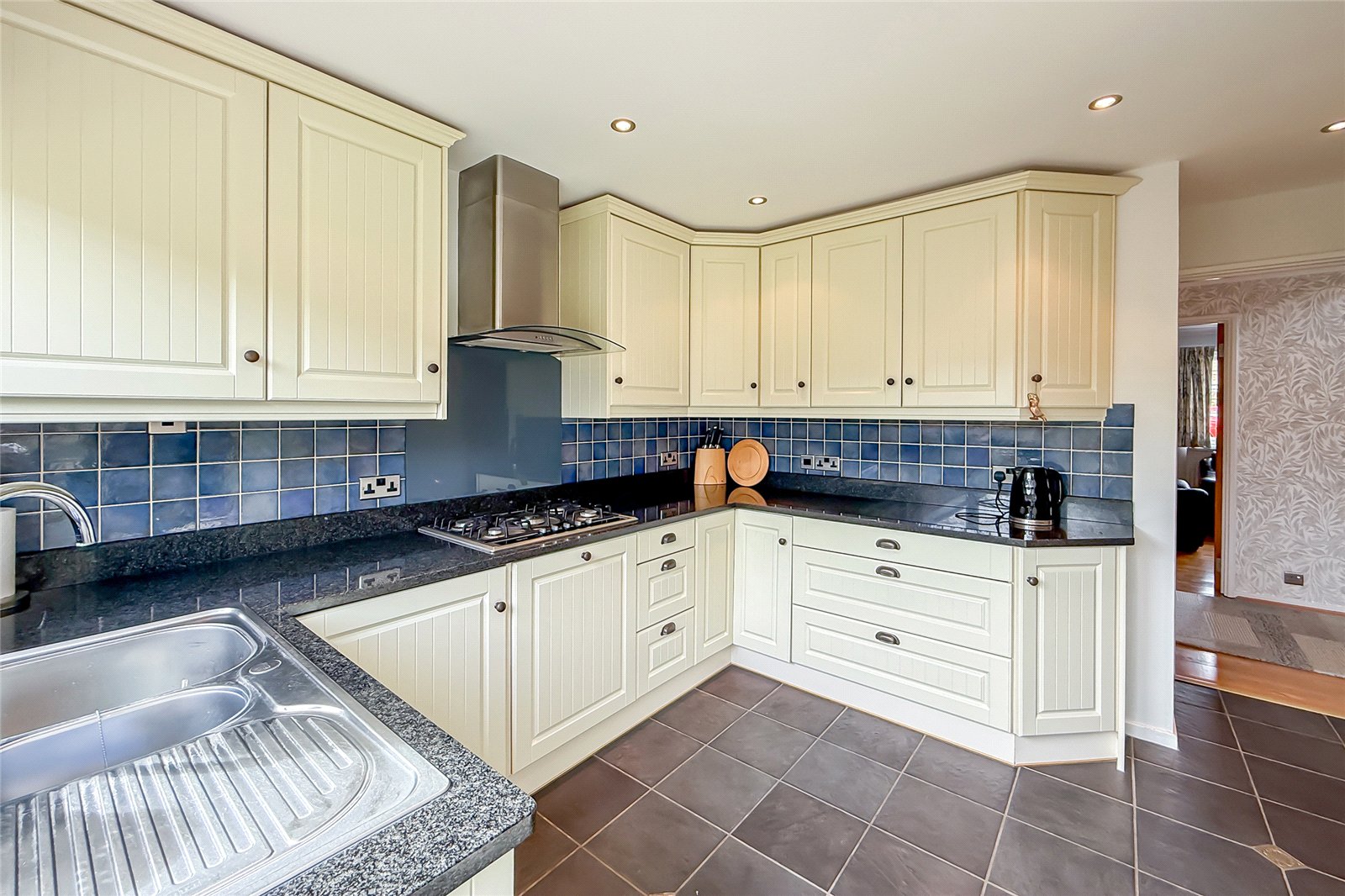 4 bed detached house for sale in Alzey Gardens, Harpenden, Hertfordshire, AL5  - Property Image 2