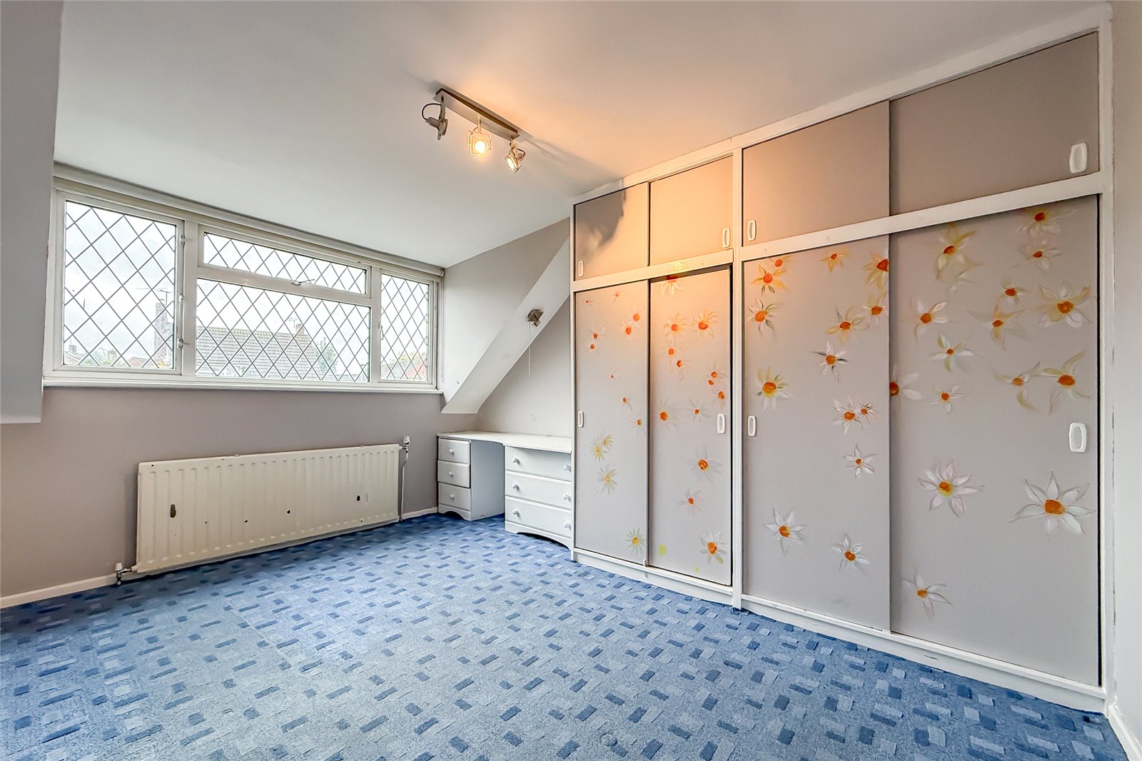 3 bed detached house for sale in Farringford Close, Chiswell Green, St. Albans, Hertfordshire, AL2  - Property Image 8