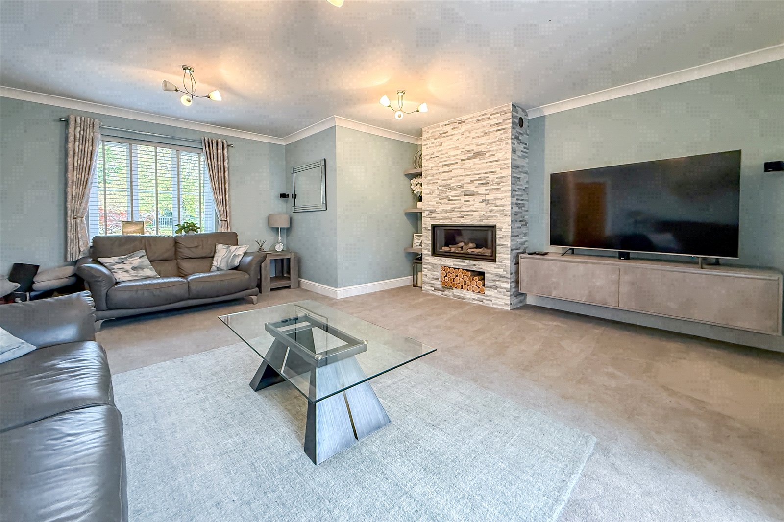 4 bed detached house for sale in Old School Drive, Wheathampstead, Hertfordshire, AL4 - Property Image 2