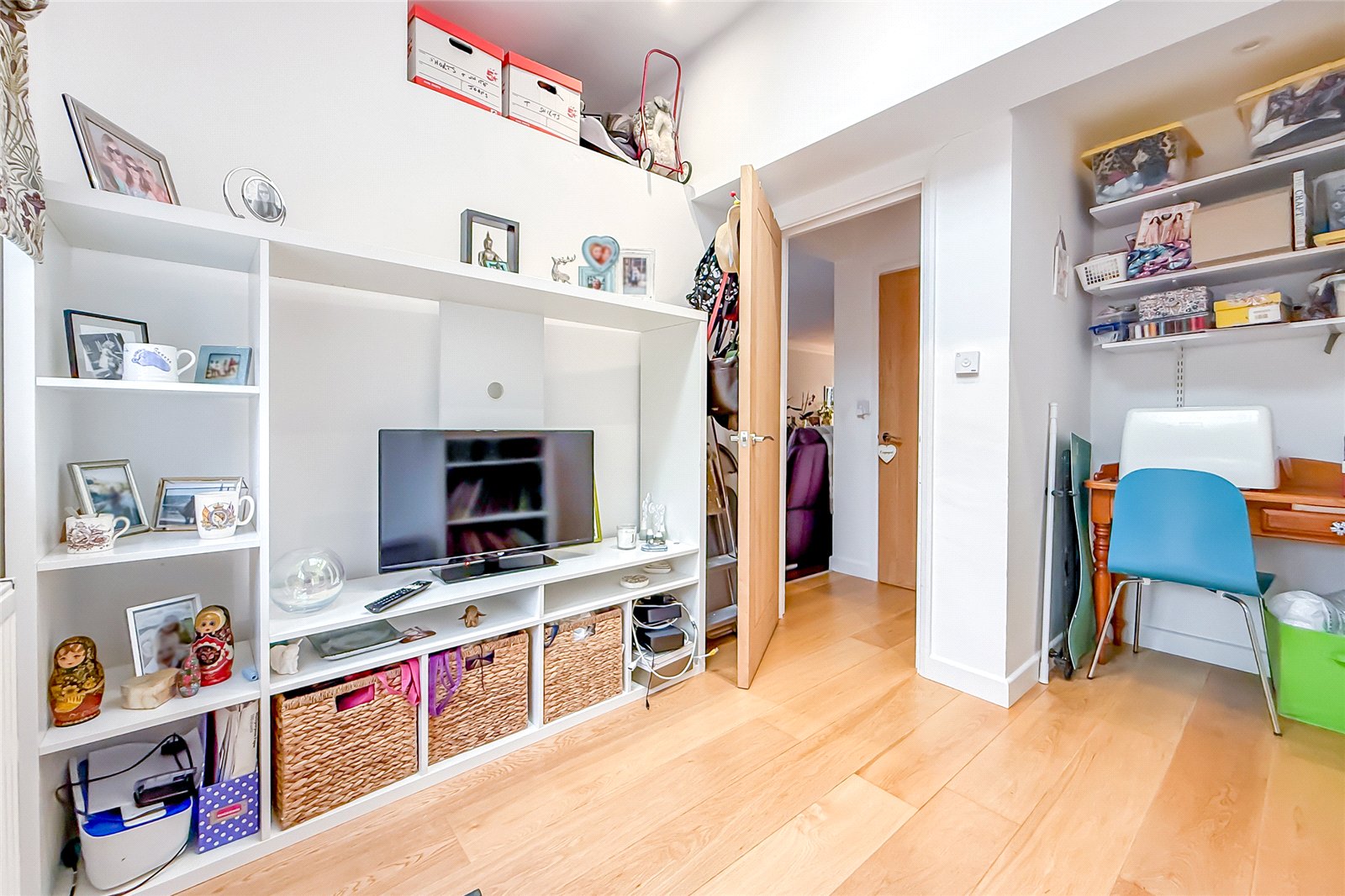3 bed terraced house for sale in Bramble Close, Harpenden, Hertfordshire, AL5 - Property Image 5