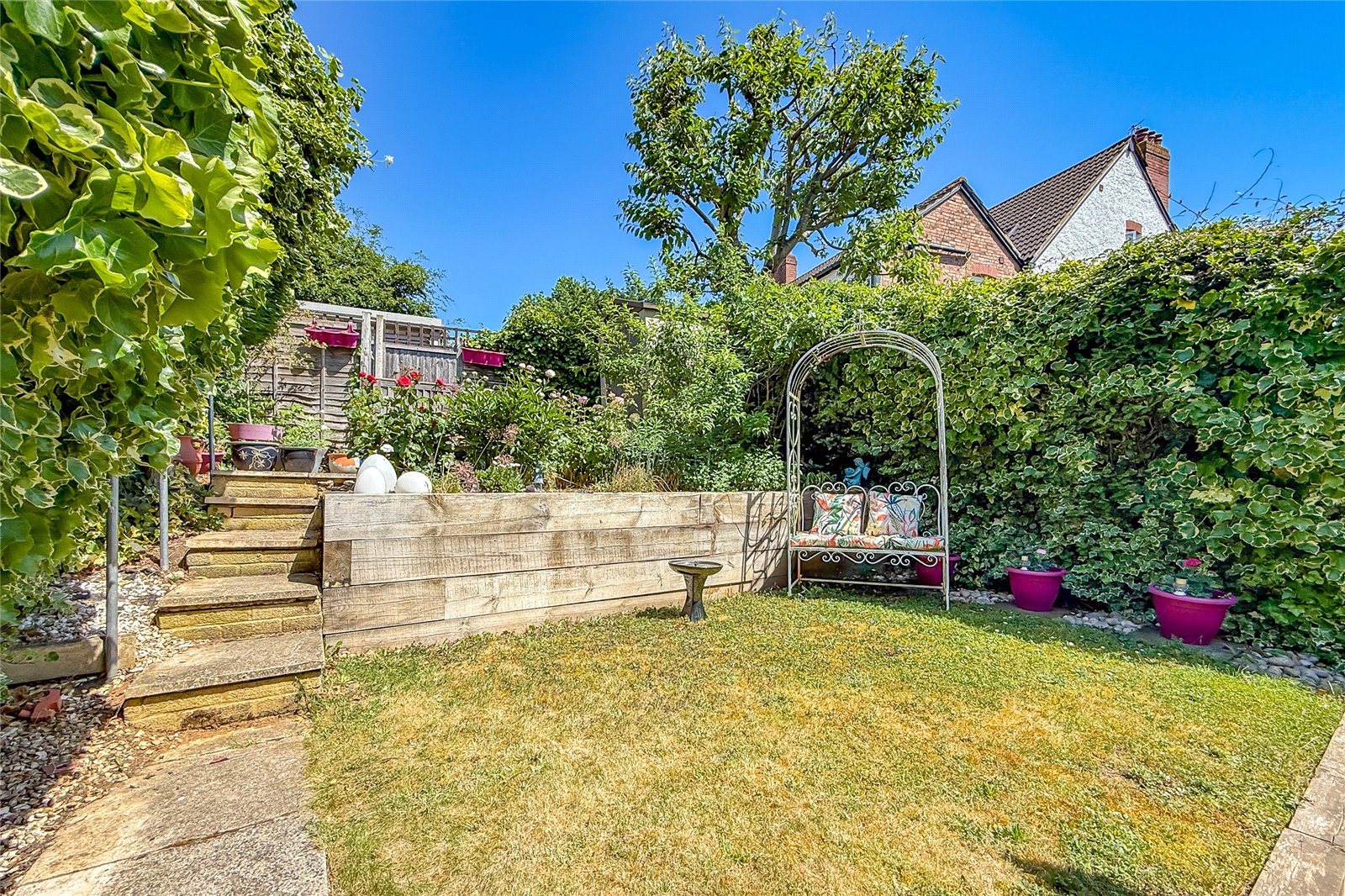 3 bed terraced house for sale in Bramble Close, Harpenden, Hertfordshire, AL5 - Property Image 9
