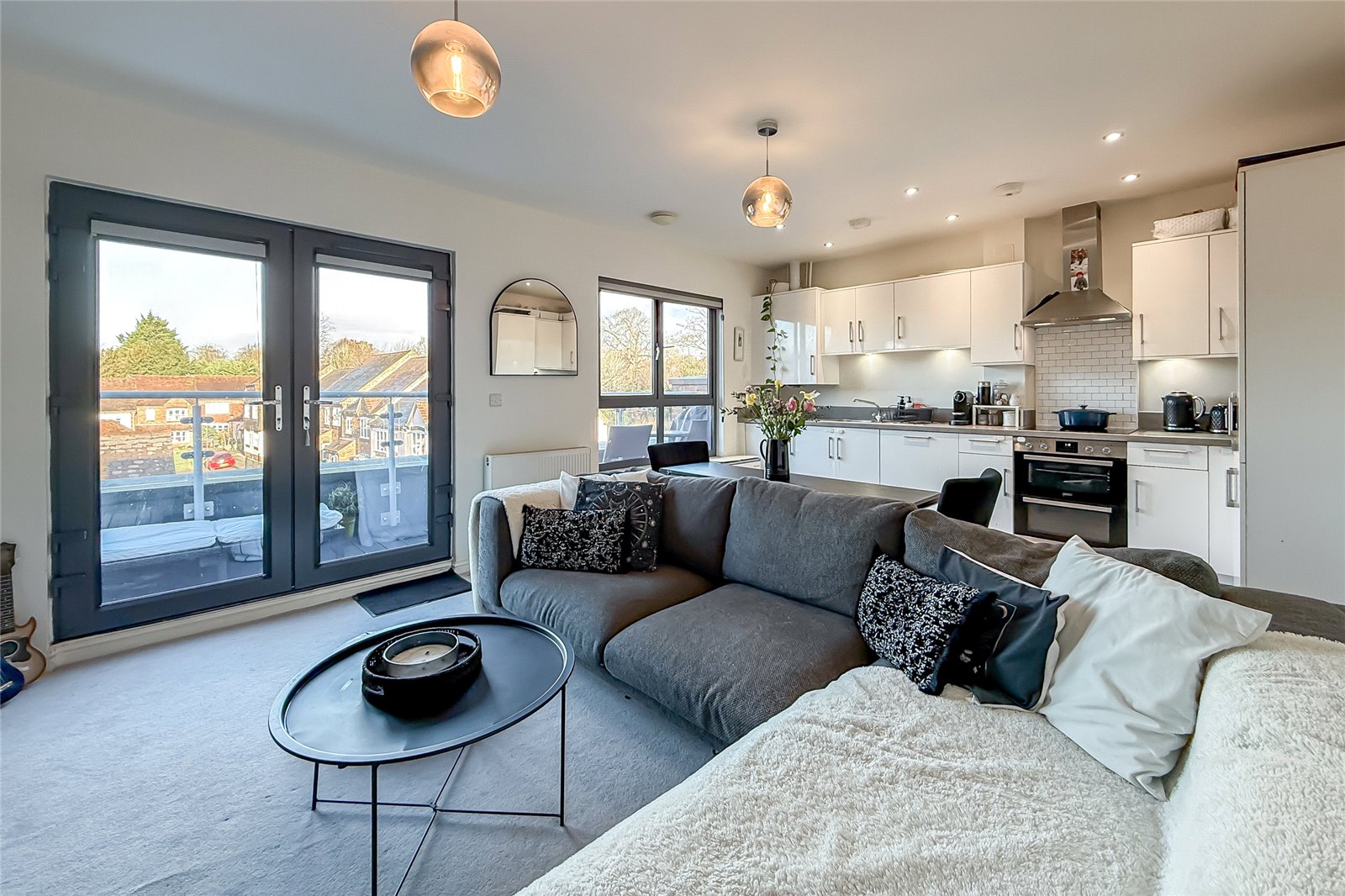 2 bed apartment for sale in Sun Lane, Harpenden, Hertfordshire, AL5