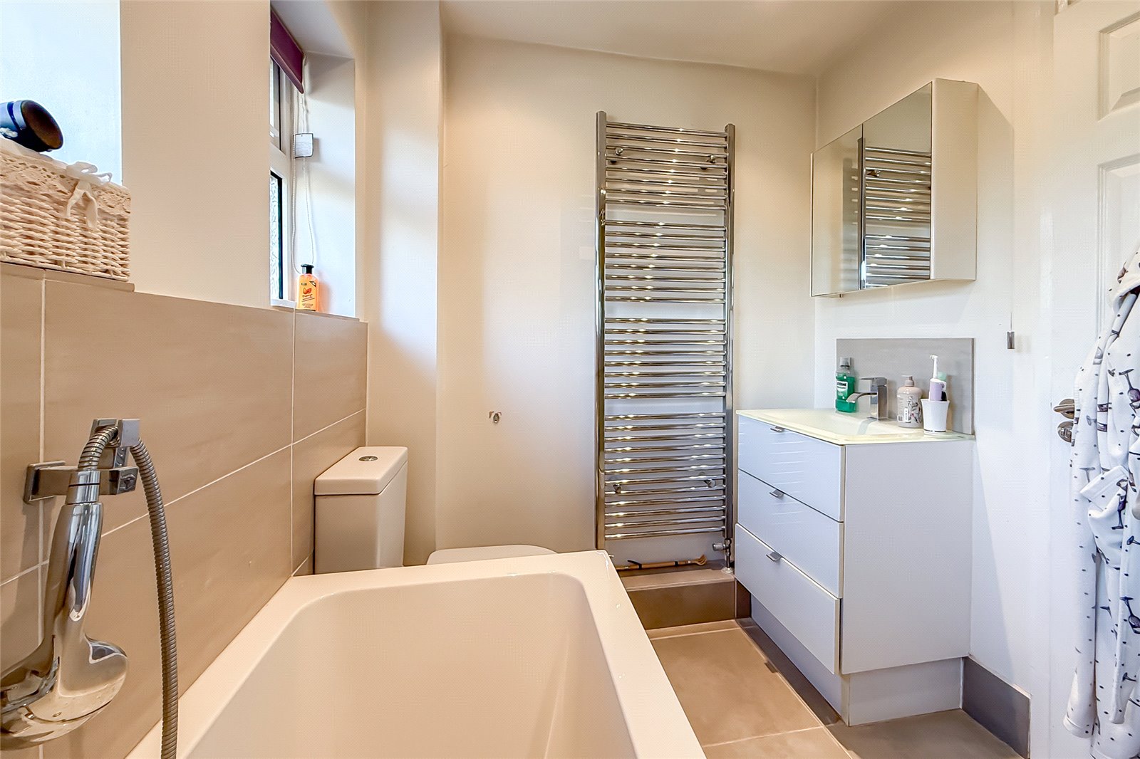4 bed semi-detached house for sale in Tiverton Court, Harpenden, Hertfordshire, AL5 - Property Image 16