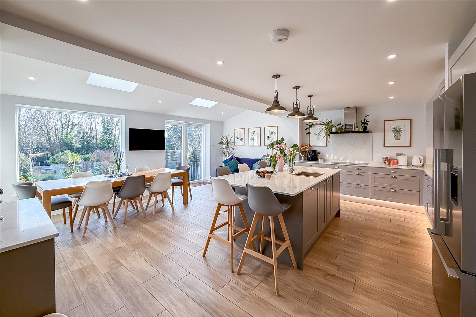 4 bed semi-detached house for sale in Charmouth Road, St. Albans, Hertfordshire, AL1  - Property Image 4