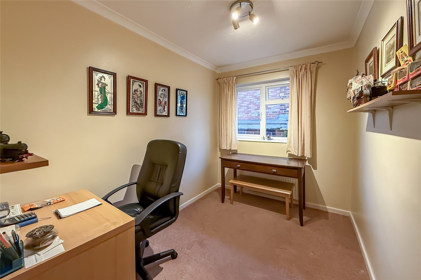 3 bed detached bungalow for sale in Park Rise, Harpenden, Hertfordshire, AL5  - Property Image 10