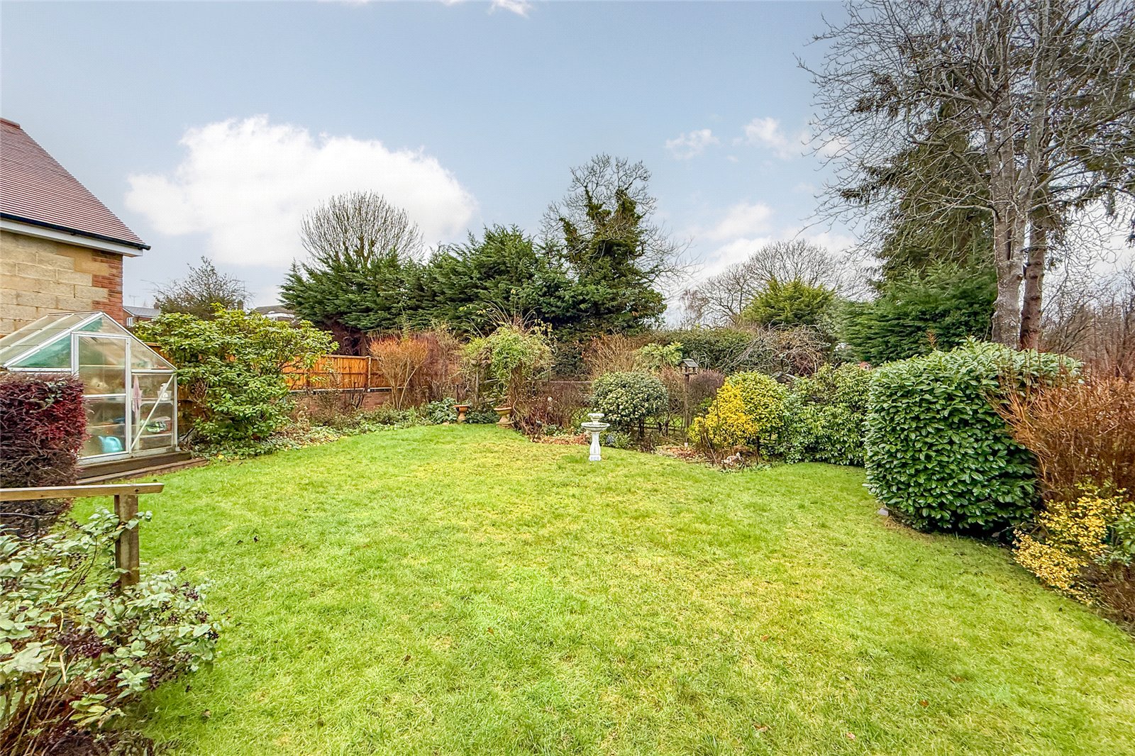 3 bed detached bungalow for sale in Park Rise, Harpenden, Hertfordshire, AL5  - Property Image 9