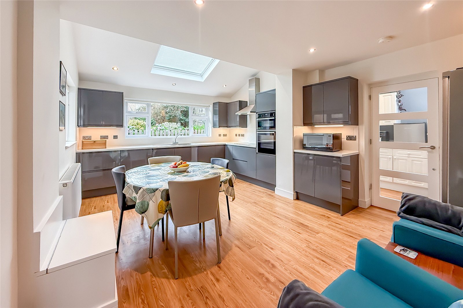 4 bed detached house for sale in Aplins Close, Harpenden, Hertfordshire, AL5