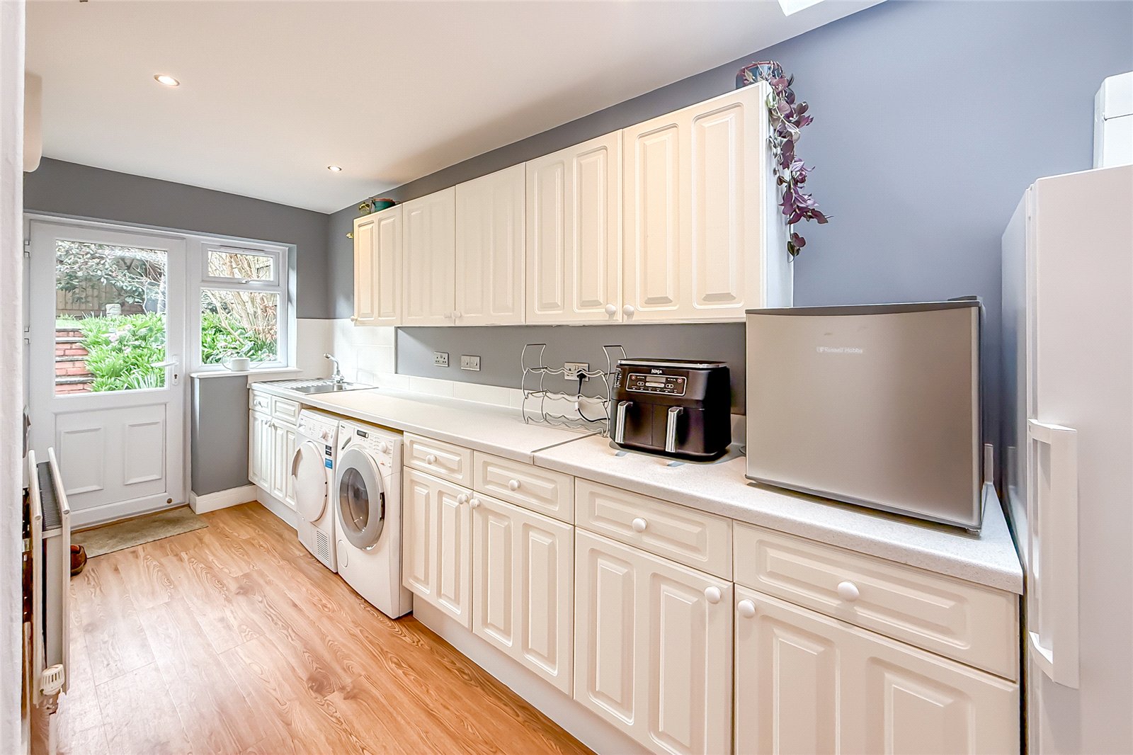 4 bed detached house for sale in Aplins Close, Harpenden, Hertfordshire, AL5  - Property Image 5