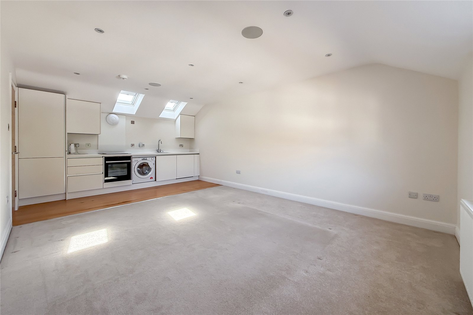 1 bed apartment for sale in High Street, Kimpton, Hertfordshire, SG4  - Property Image 3