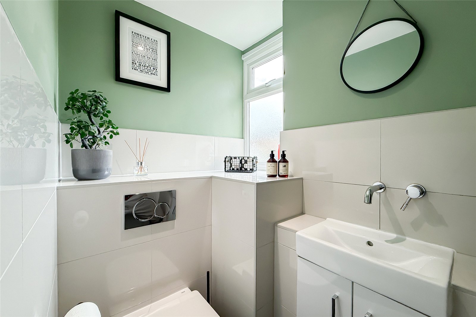 3 bed terraced house for sale in Eastmoor Park, Harpenden, Hertfordshire, AL5 - Property Image 3
