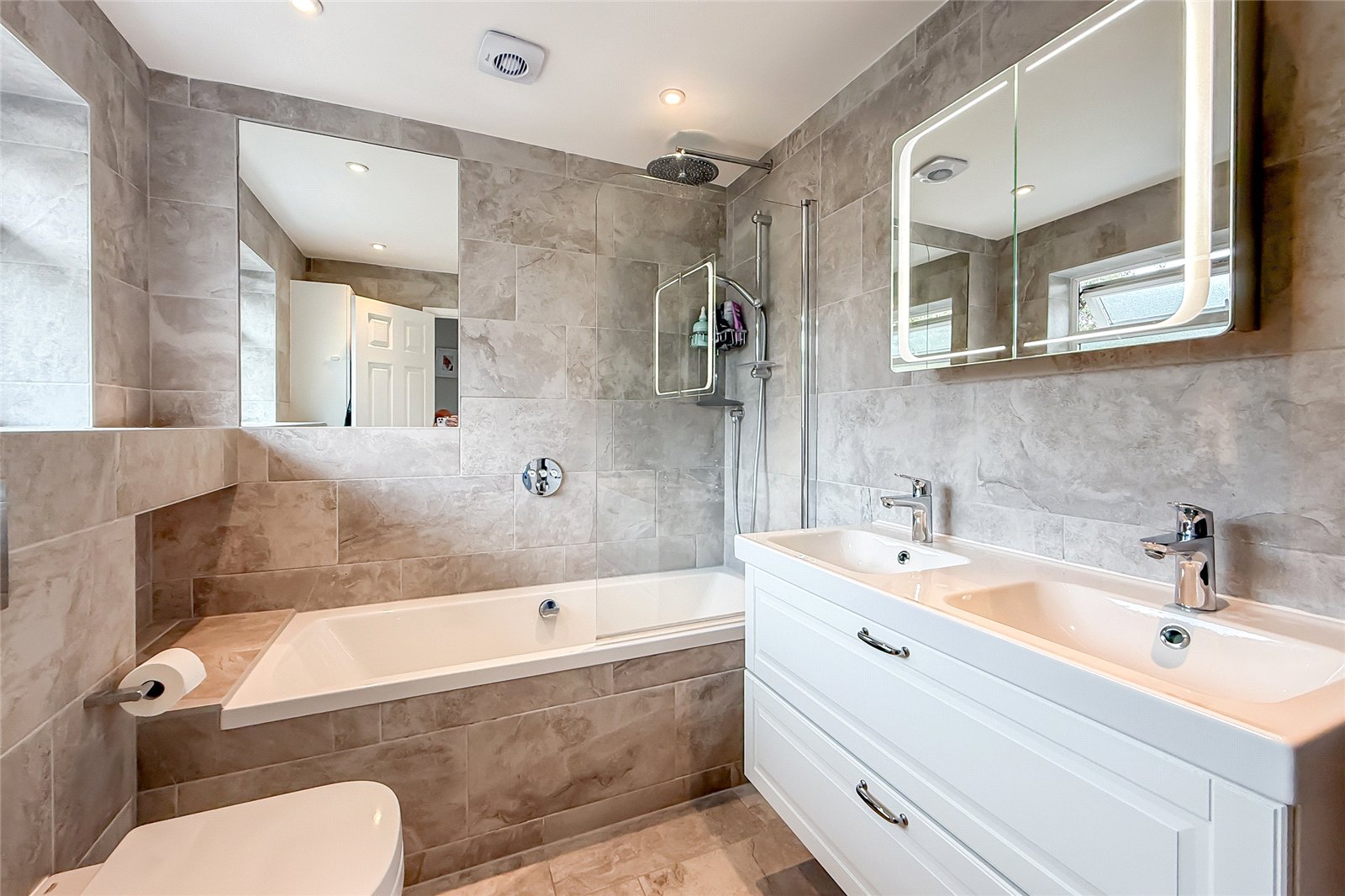 3 bed terraced house for sale in Eastmoor Park, Harpenden, Hertfordshire, AL5 - Property Image 11
