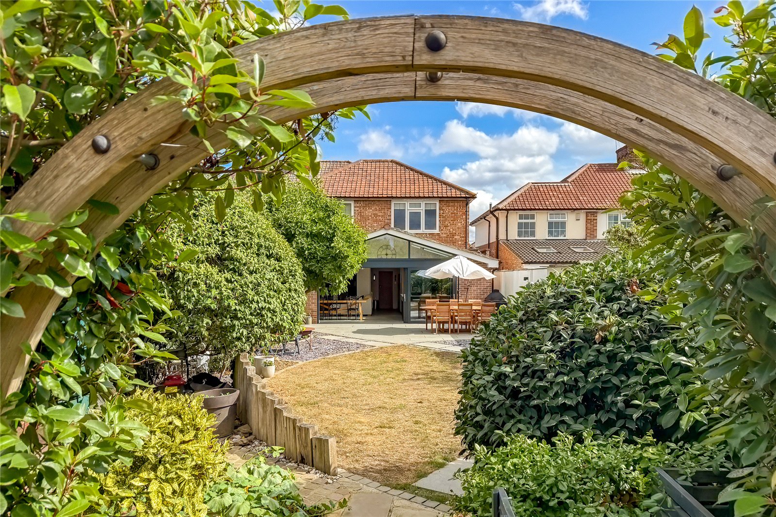 5 bed semi-detached house for sale in Stanley Avenue, St. Albans, Hertfordshire, AL2 - Property Image 10