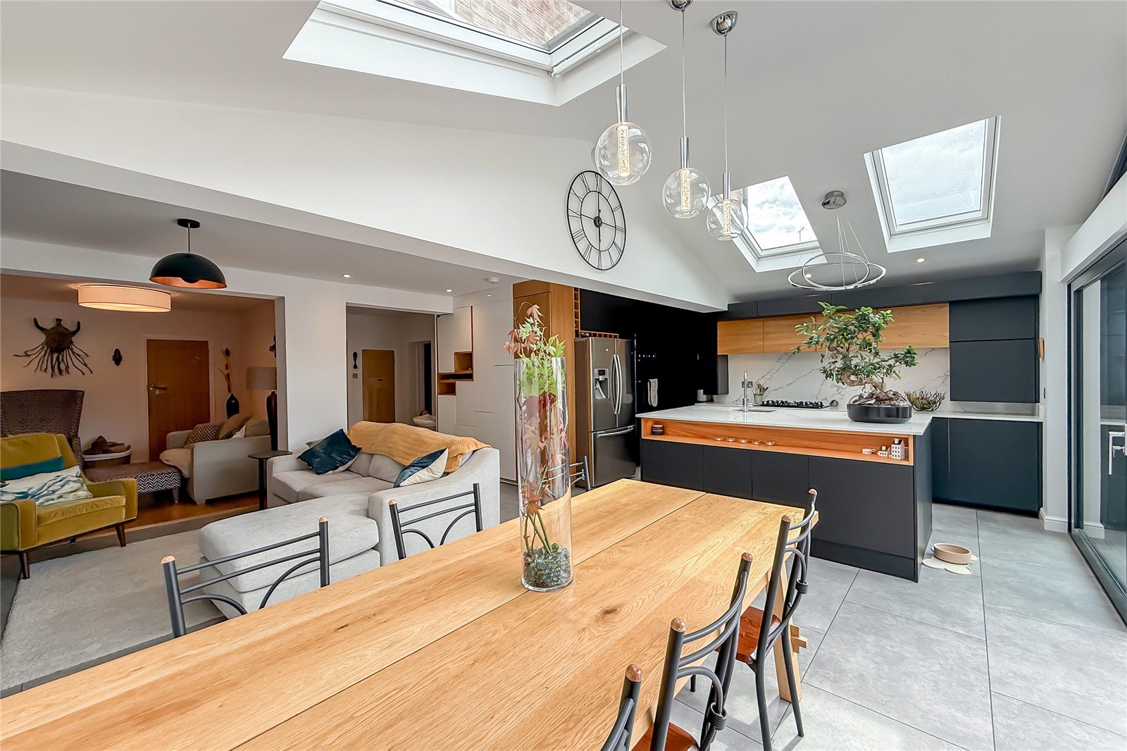 5 bed semi-detached house for sale in Stanley Avenue, St. Albans, Hertfordshire, AL2 - Property Image 19