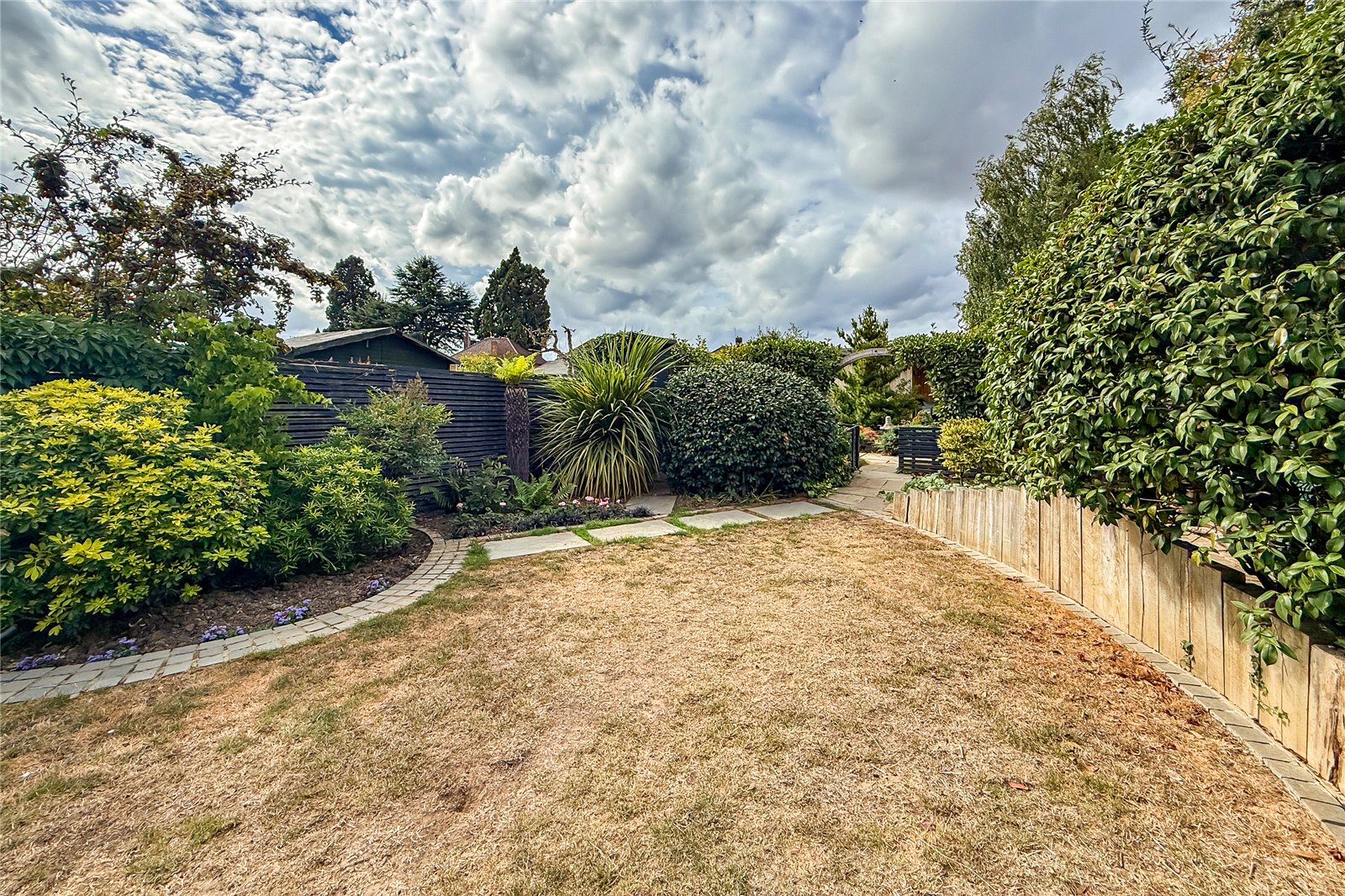 5 bed semi-detached house for sale in Stanley Avenue, St. Albans, Hertfordshire, AL2 - Property Image 32
