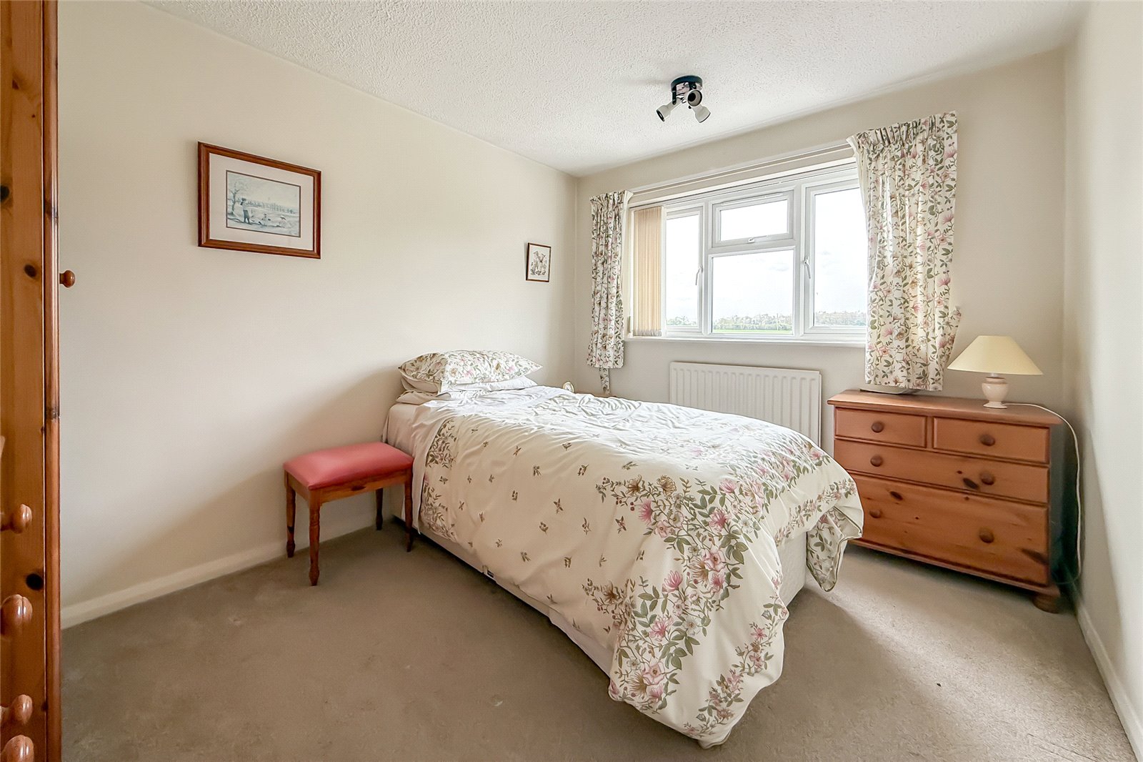 3 bed semi-detached house for sale in Front Street, Slip End, Bedfordshire, LU1  - Property Image 8