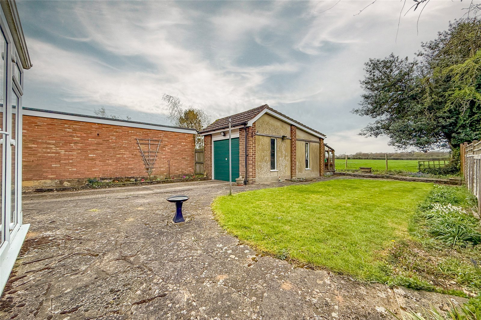 3 bed semi-detached house for sale in Front Street, Slip End, Bedfordshire, LU1  - Property Image 9