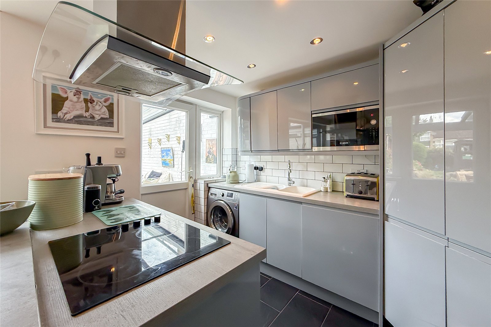 3 bed terraced house for sale in Willow Way, Harpenden, Hertfordshire, AL5 - Property Image 2