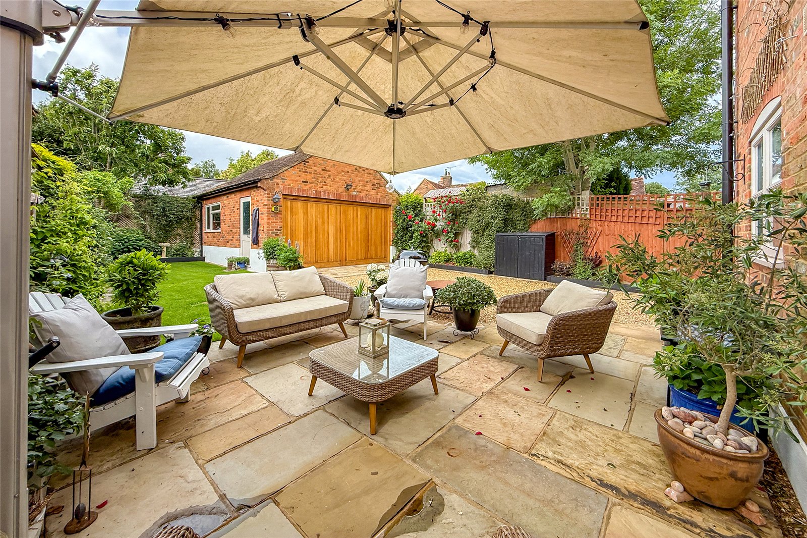 4 bed terraced house for sale in Fish Street, Redbourn, Hertfordshire, AL3  - Property Image 12