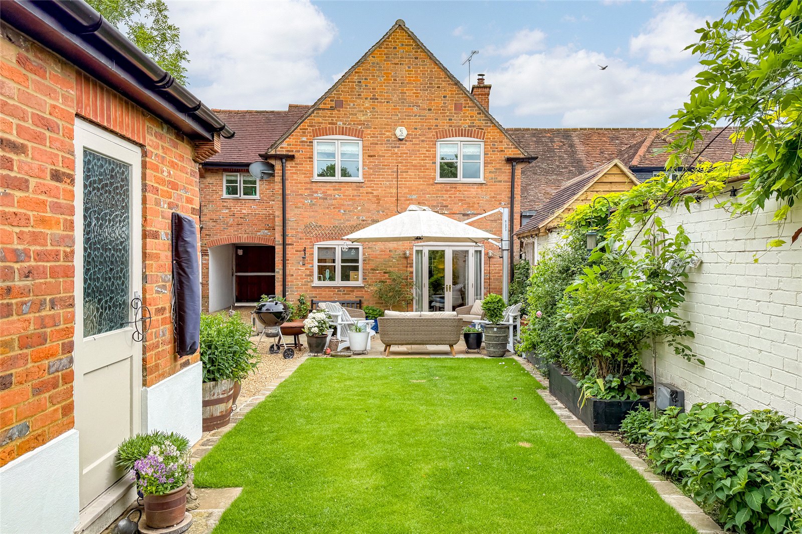 4 bed terraced house for sale in Fish Street, Redbourn, Hertfordshire, AL3  - Property Image 28