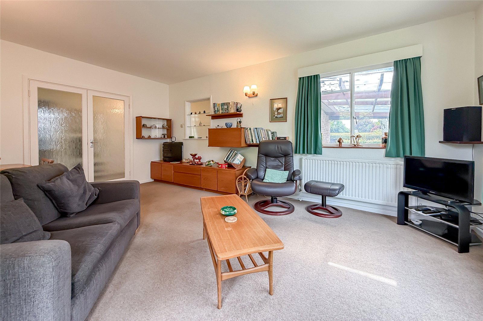 3 bed detached bungalow for sale in Paddock Wood, Harpenden, Hertfordshire, AL5 - Property Image 4