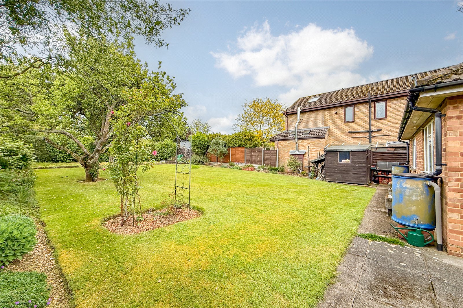 3 bed detached bungalow for sale in Paddock Wood, Harpenden, Hertfordshire, AL5 - Property Image 10