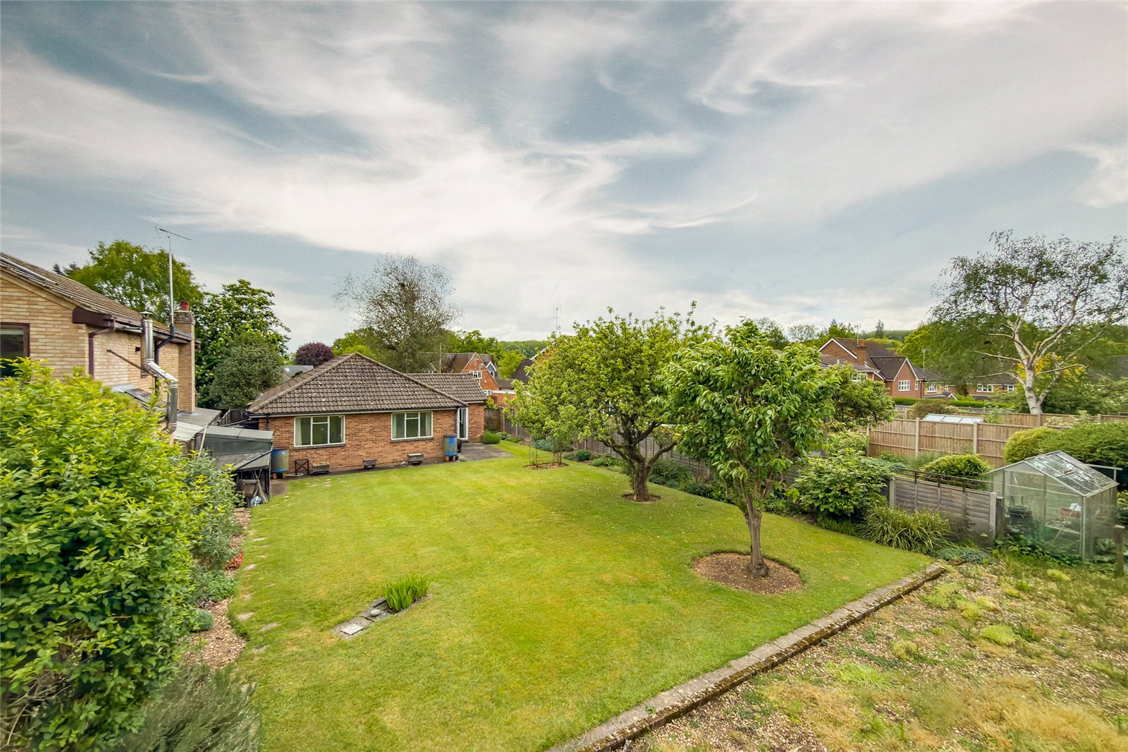3 bed detached bungalow for sale in Paddock Wood, Harpenden, Hertfordshire, AL5 - Property Image 1