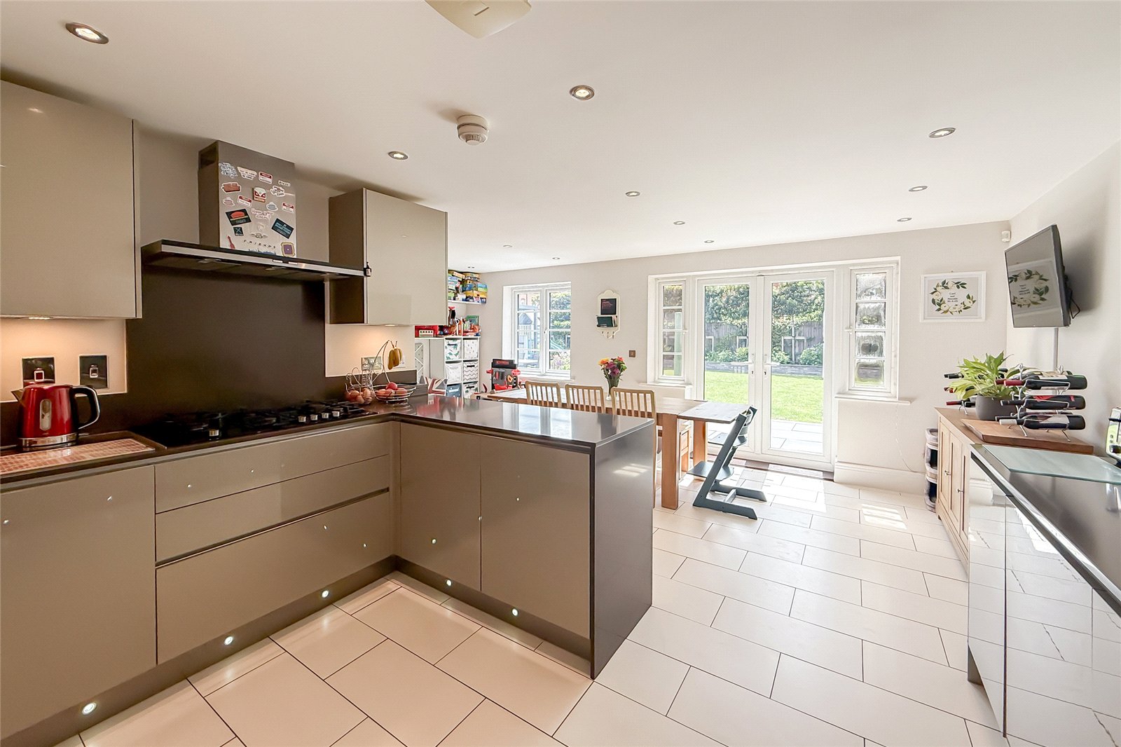 5 bed detached house for sale in Miley Close, Harpenden, Hertfordshire, AL5 - Property Image 2