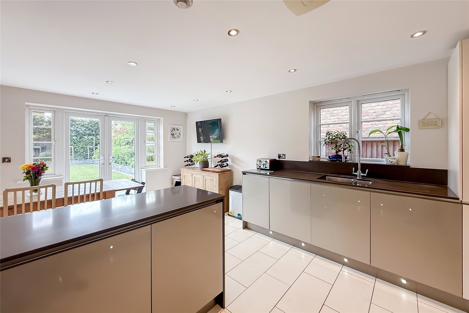 5 bed detached house for sale in Miley Close, Harpenden, Hertfordshire, AL5 - Property Image 16
