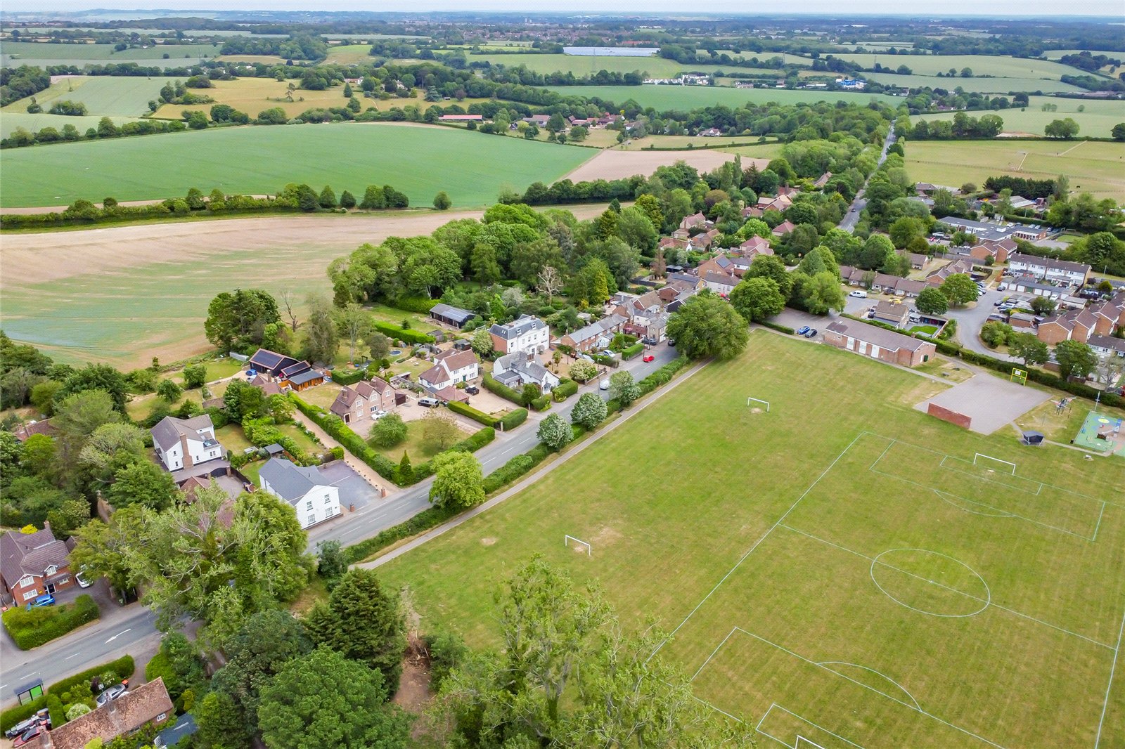 4 bed detached house for sale in Common Road, Kensworth, Bedfordshire, LU6  - Property Image 15