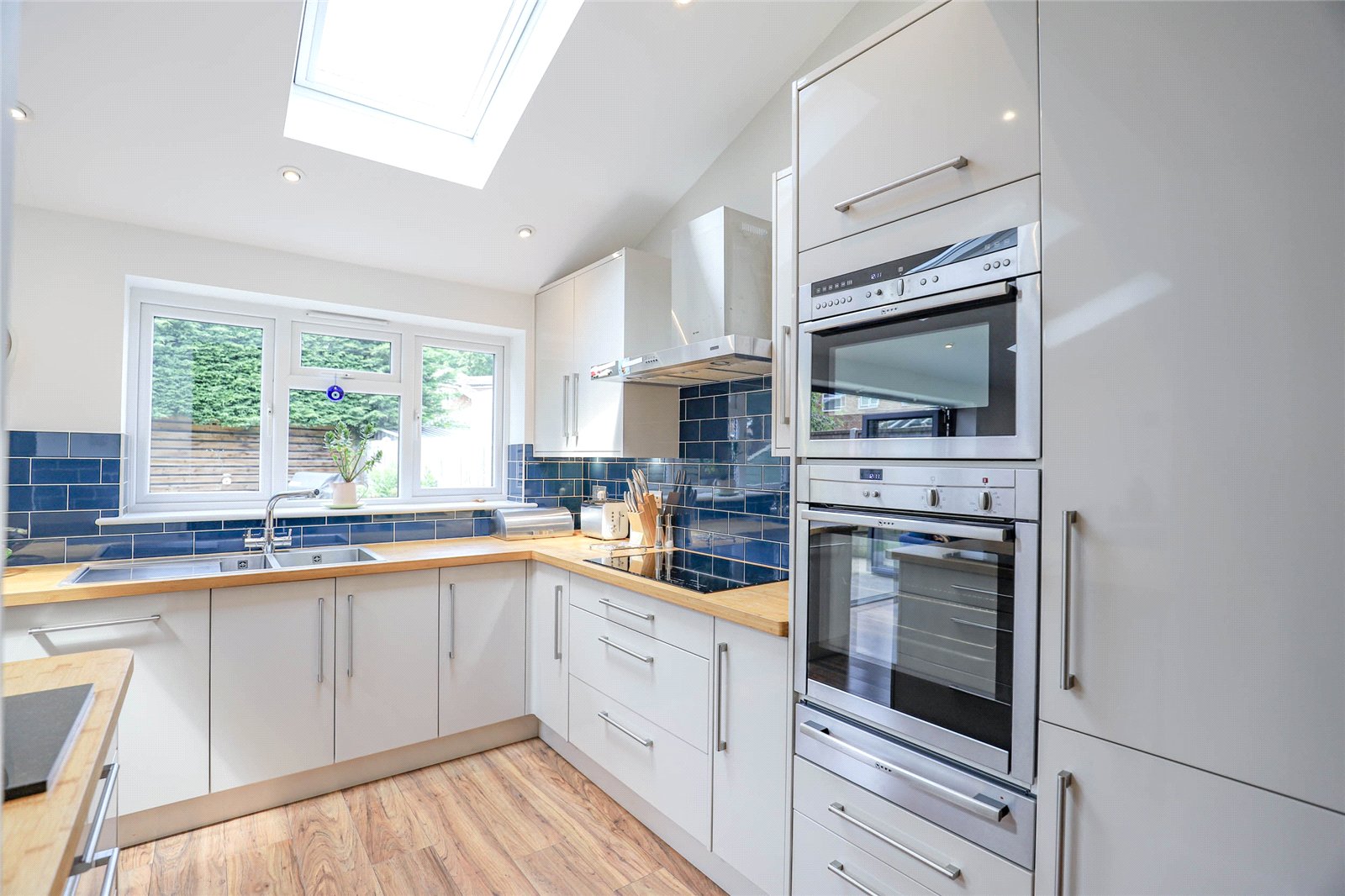 3 bed semi-detached house for sale in Cranbourne Drive, Harpenden, Hertfordshire, AL5 - Property Image 4