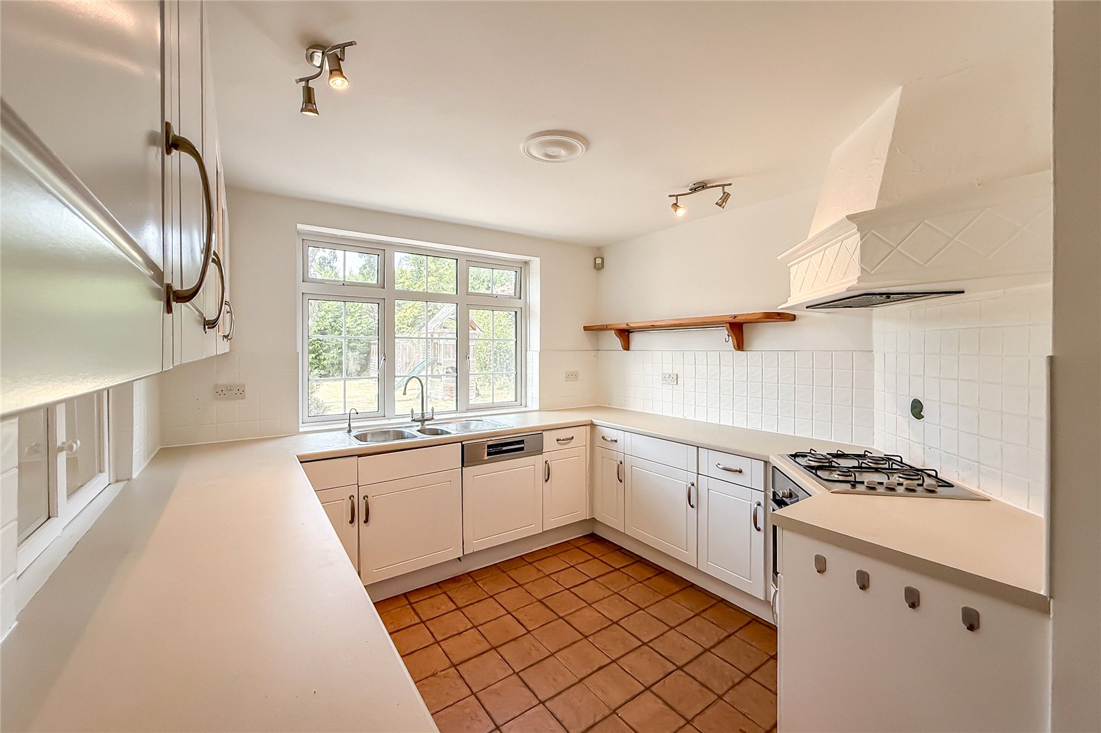 4 bed detached house for sale in Park Hill, Harpenden, Hertfordshire, AL5 - Property Image 2