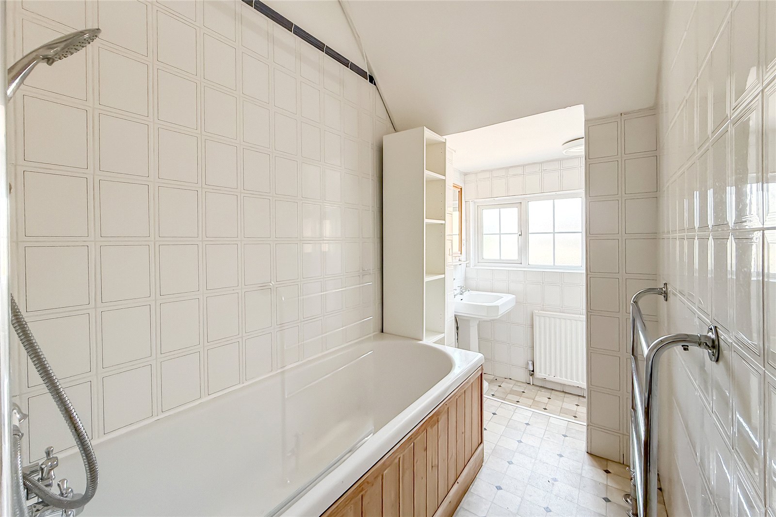 4 bed detached house for sale in Park Hill, Harpenden, Hertfordshire, AL5 - Property Image 10