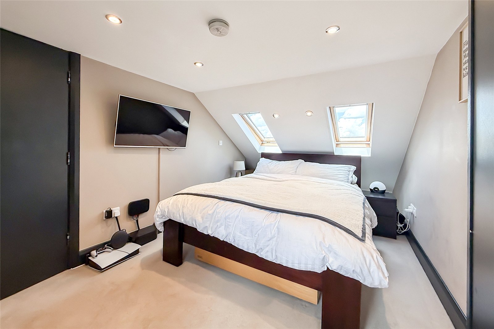 3 bed terraced house for sale in Weybourne Close, Harpenden, Hertfordshire, AL5 - Property Image 11