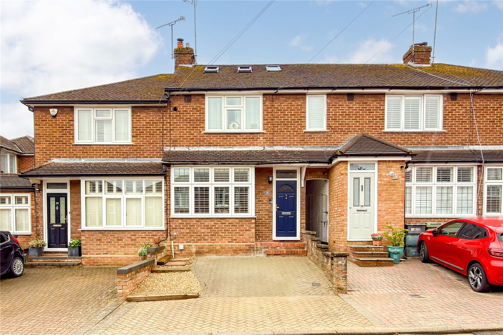 3 bed terraced house for sale in Weybourne Close, Harpenden, Hertfordshire, AL5 - Property Image 2