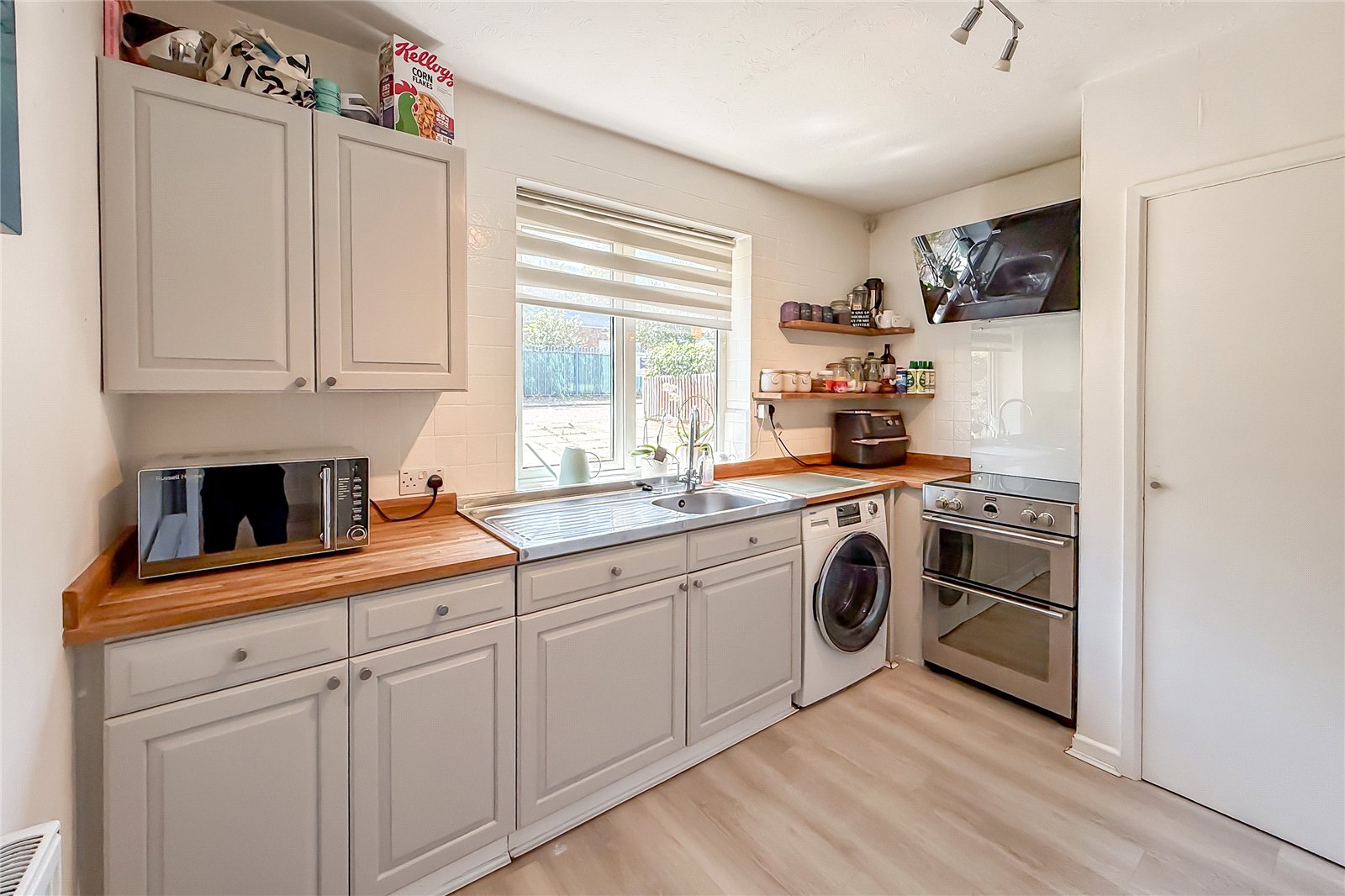 2 bed semi-detached bungalow for sale in Moorland Road, Harpenden, Hertfordshire, AL5