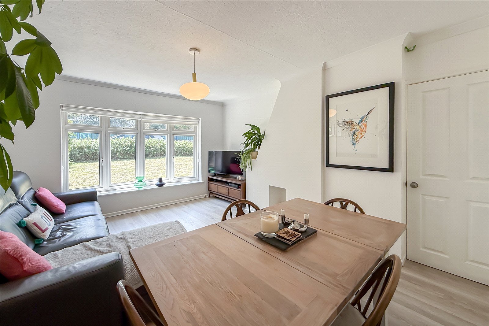 2 bed semi-detached bungalow for sale in Moorland Road, Harpenden, Hertfordshire, AL5 - Property Image 4