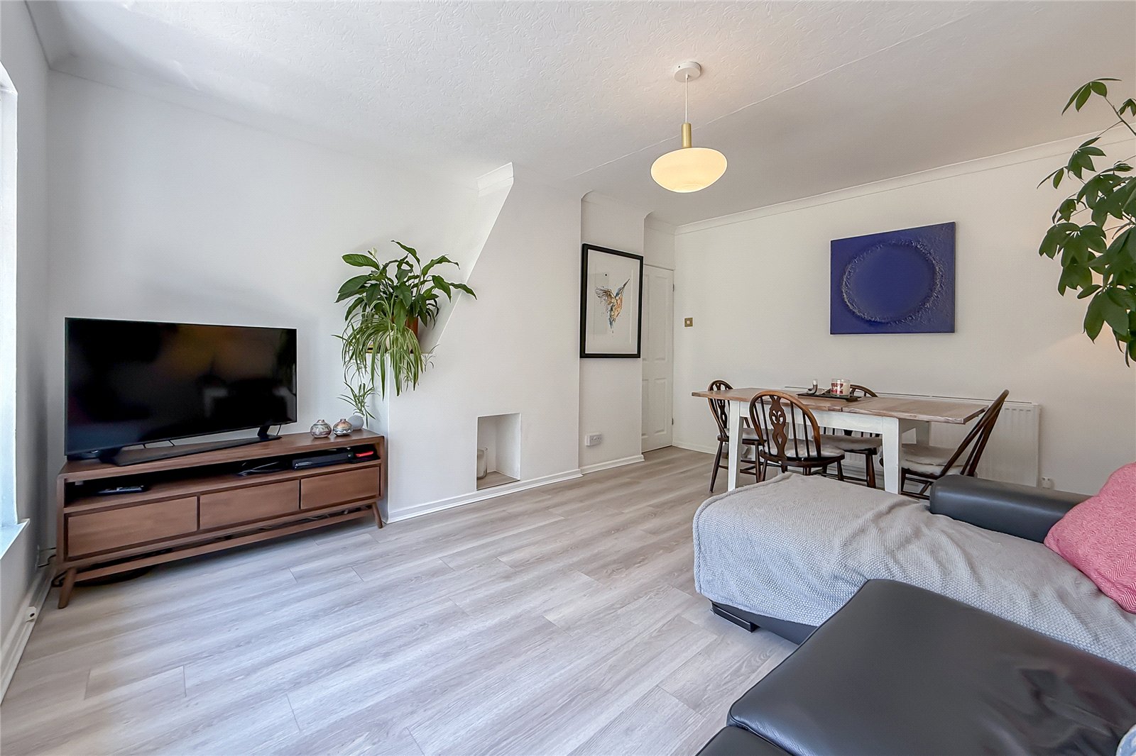 2 bed semi-detached bungalow for sale in Moorland Road, Harpenden, Hertfordshire, AL5 - Property Image 5