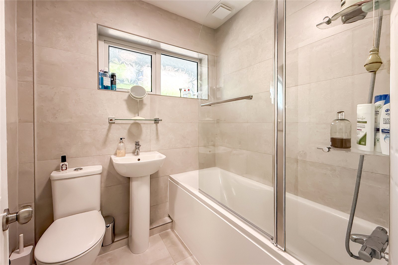 2 bed semi-detached bungalow for sale in Moorland Road, Harpenden, Hertfordshire, AL5 - Property Image 8