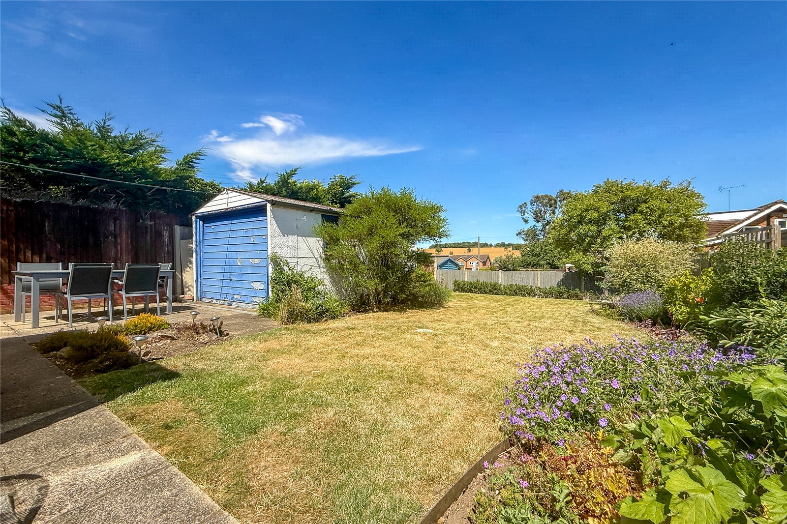 2 bed semi-detached bungalow for sale in Moorland Road, Harpenden, Hertfordshire, AL5 - Property Image 9