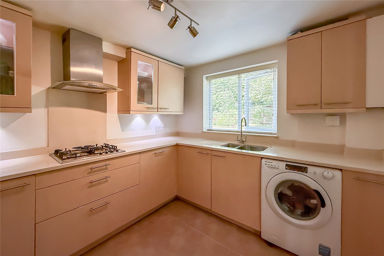 2 bed ground floor flat for sale in Douglas Road, Harpenden, Hertfordshire, AL5  - Property Image 4