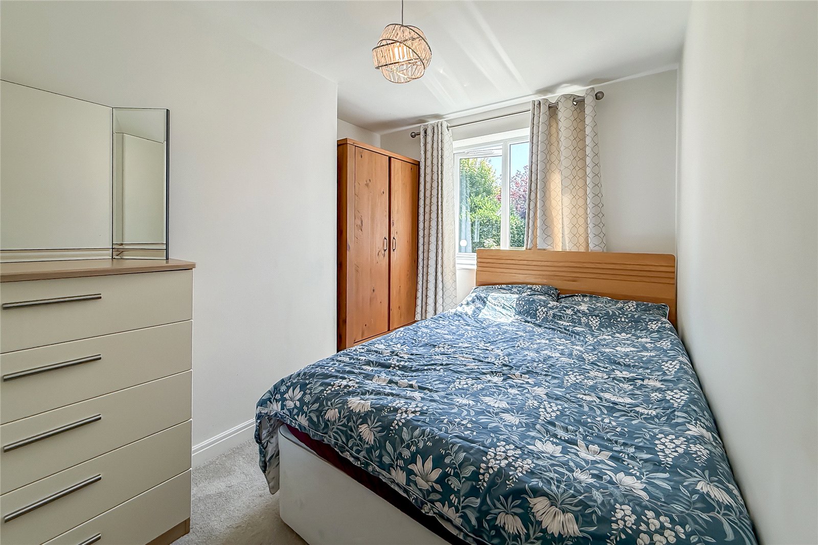 2 bed ground floor flat for sale in Douglas Road, Harpenden, Hertfordshire, AL5  - Property Image 8