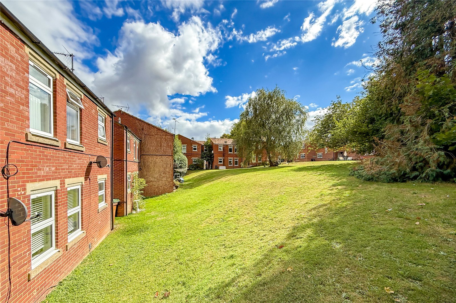 1 bed ground floor flat for sale in Waldegrave Park, Harpenden, Hertfordshire, AL5 - Property Image 7