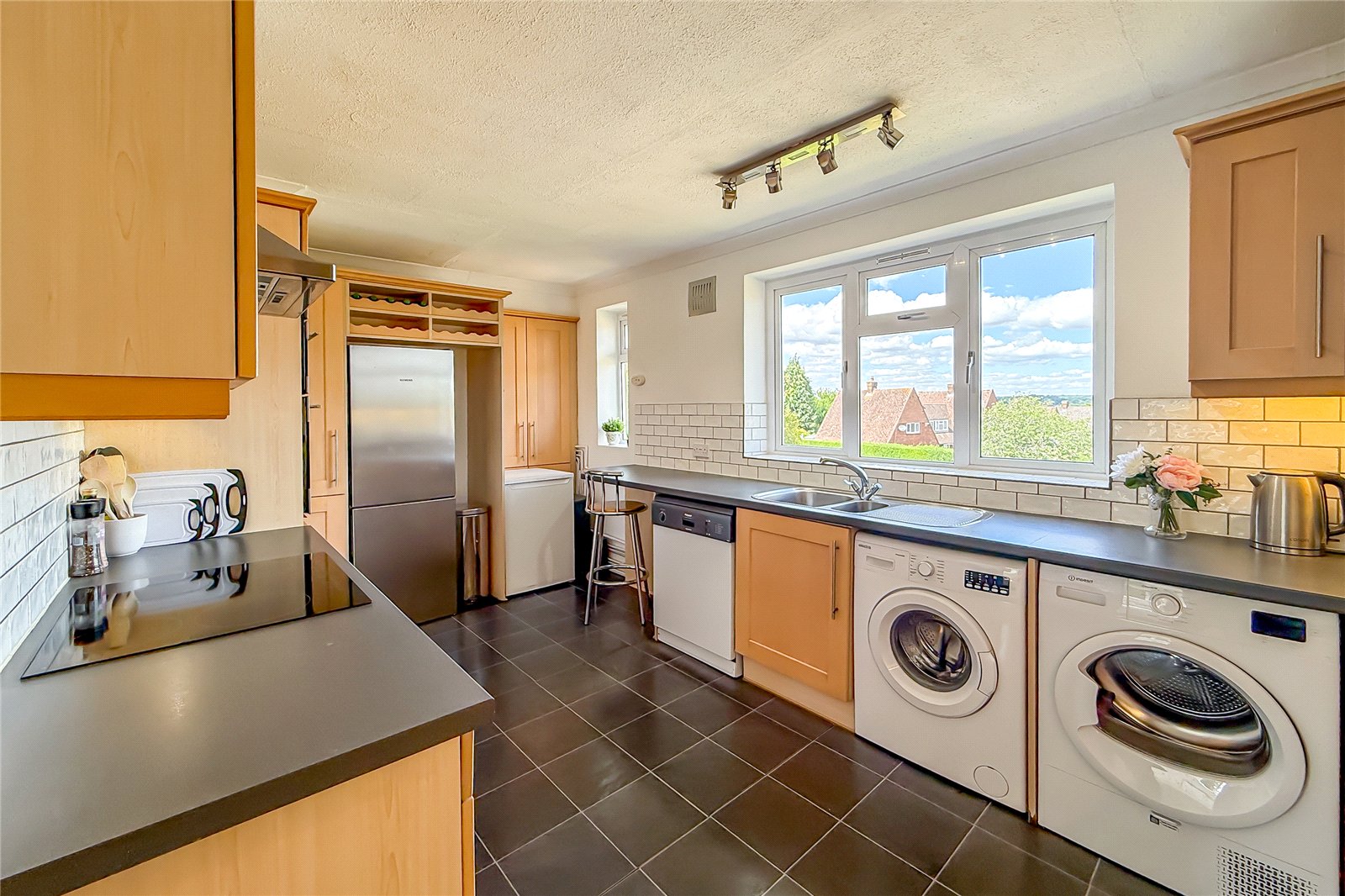 2 bed maisonette for sale in Caesars Road, Wheathampstead, Hertfordshire, AL4  - Property Image 3