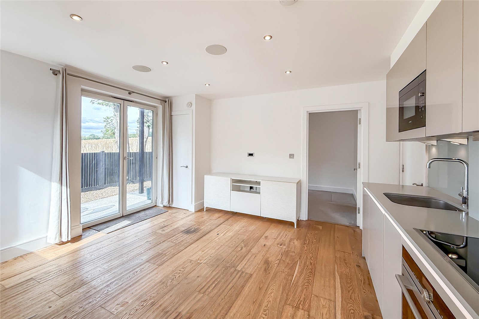1 bed ground floor flat for sale in Luton Road, Harpenden, Hertfordshire, AL5 - Property Image 3